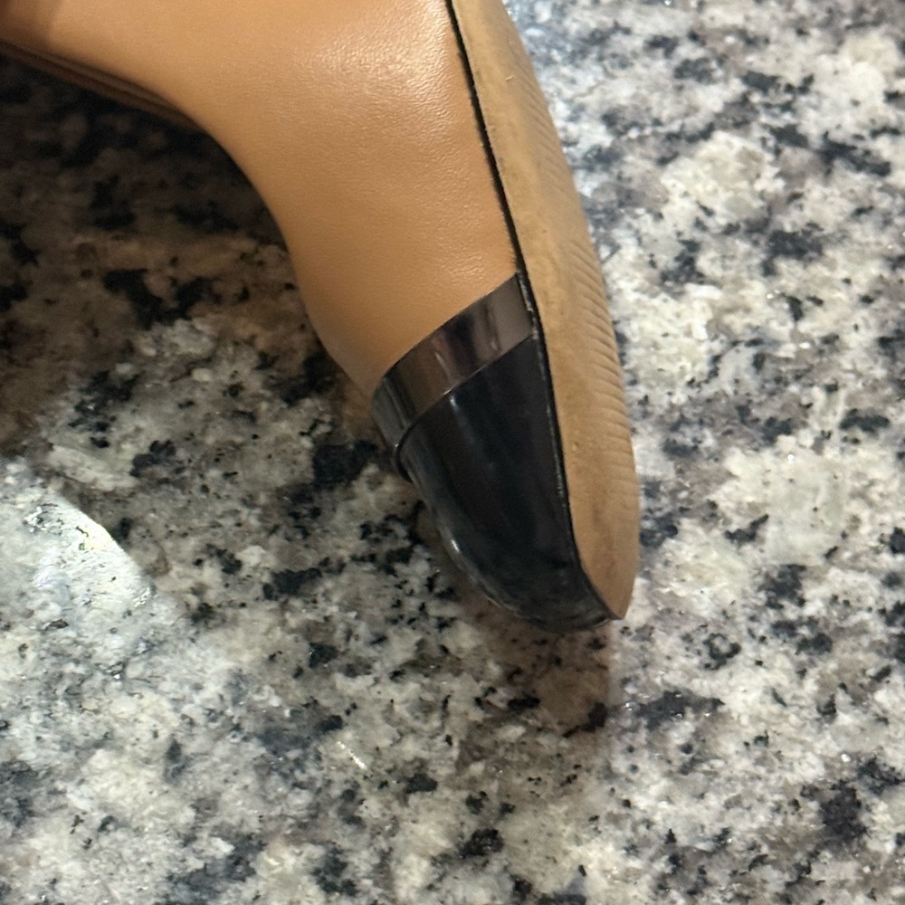 EUC Calvin Klein Blaine heels- the perfect & necessary staple heel! - Picture 7 of 9